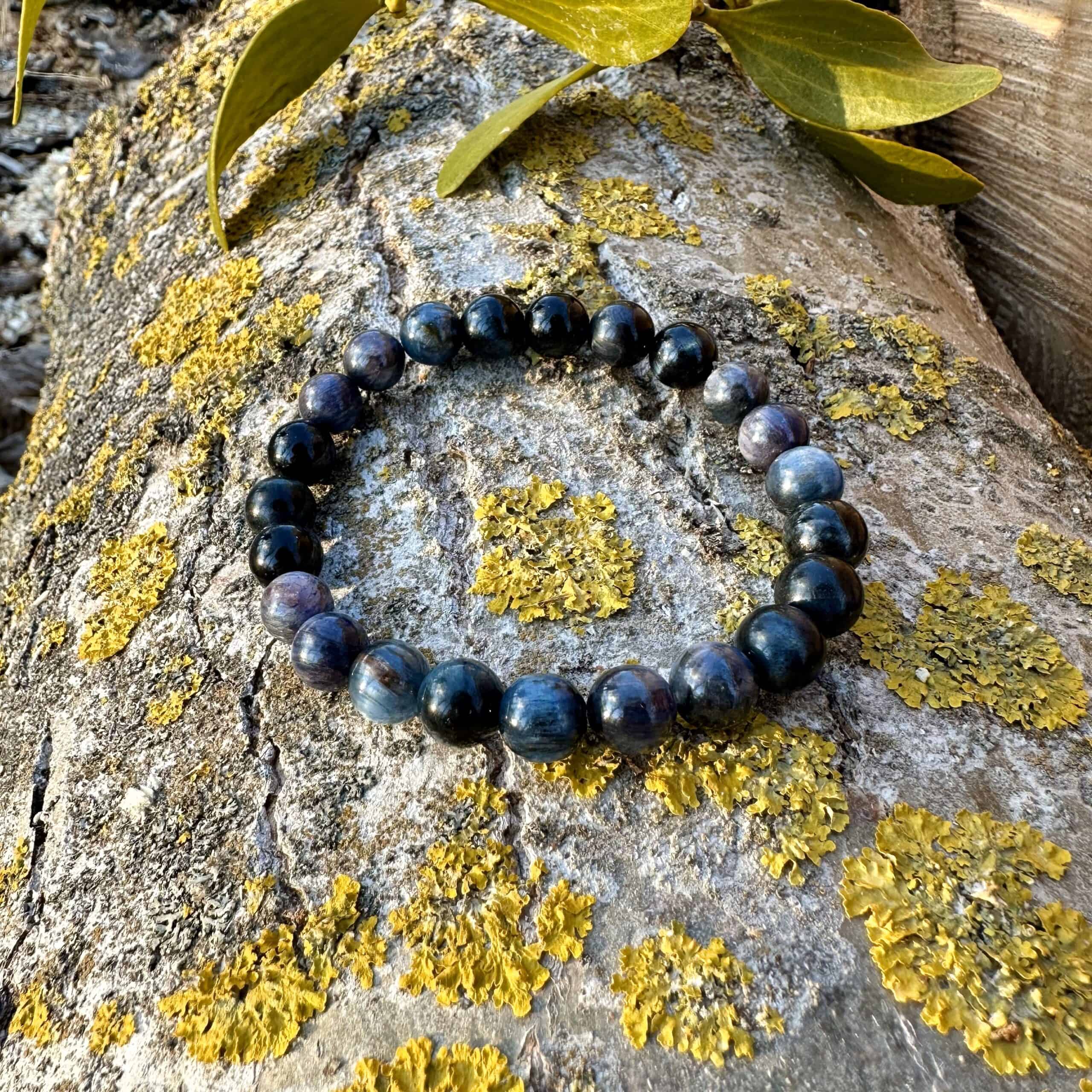 Kianit és sólyomszem karkötő