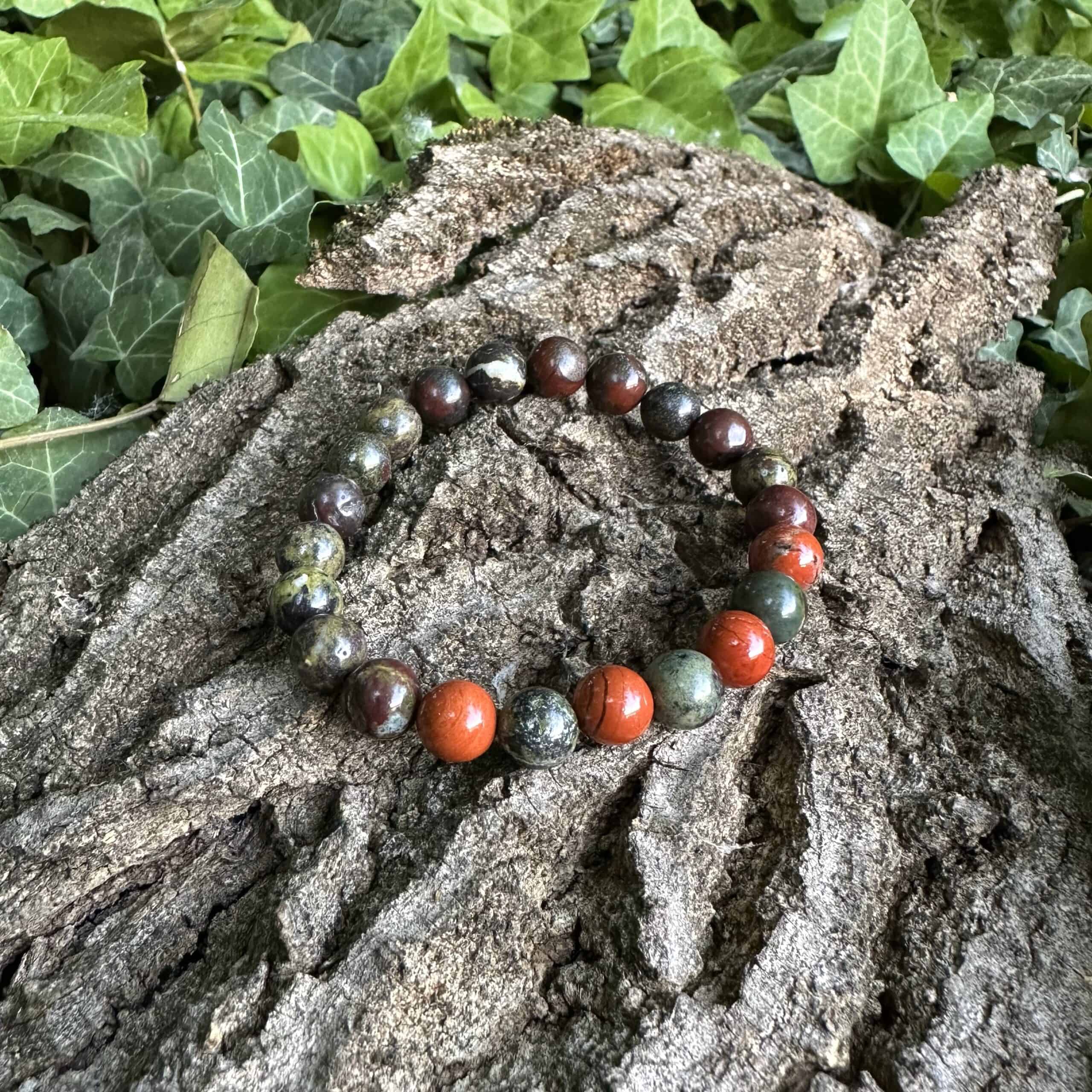 Sárkánykő és vörös jáspis karkötő