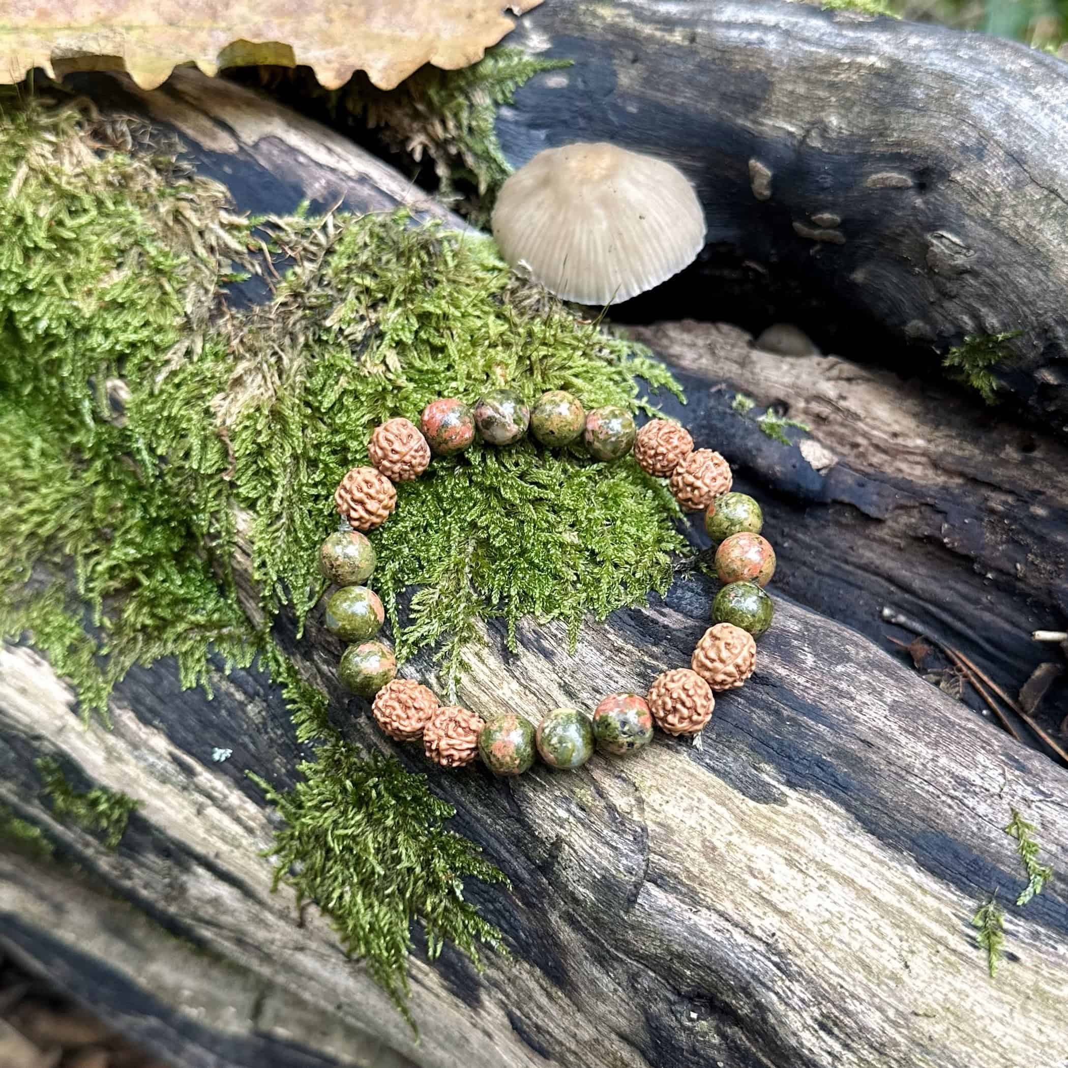 Unakit és rudraksha karkötő